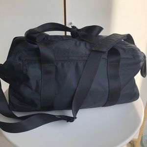 Lululemon black duffel bag